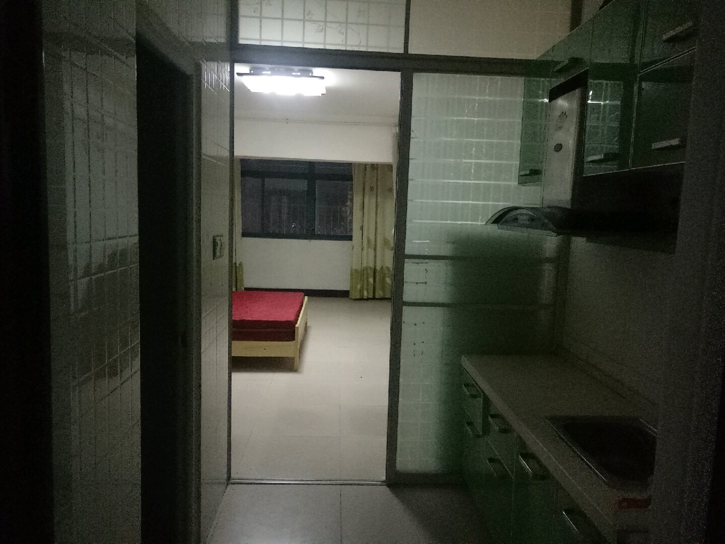 东新绿苑A组团 1室1厅1卫 紧邻一院 步行街 大润发