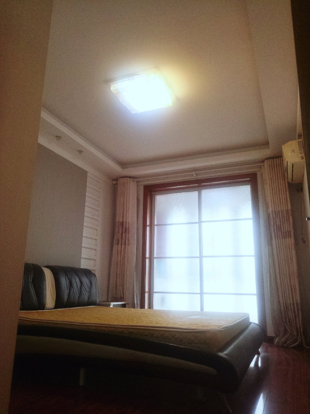 万山城市花园 2室2厅1卫 紧邻一院步行街大润发拎包即住