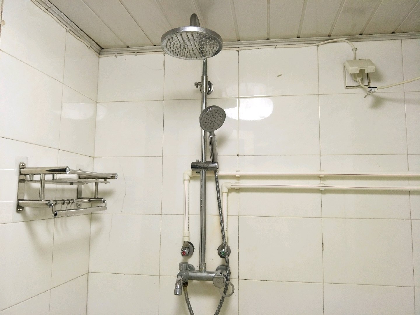 精装修稀有朝南，采光棒，名典公寓 1室1厅1卫紧邻高铁站