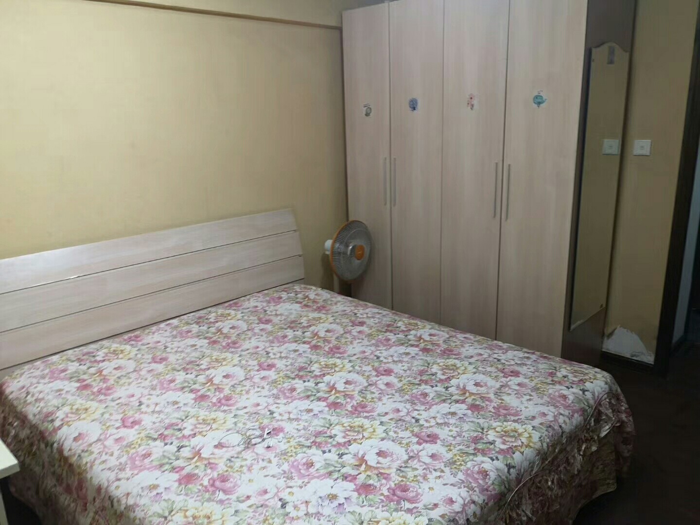 可以短租，押一付三名典公寓电梯房单身公寓紧邻高铁站随时看房