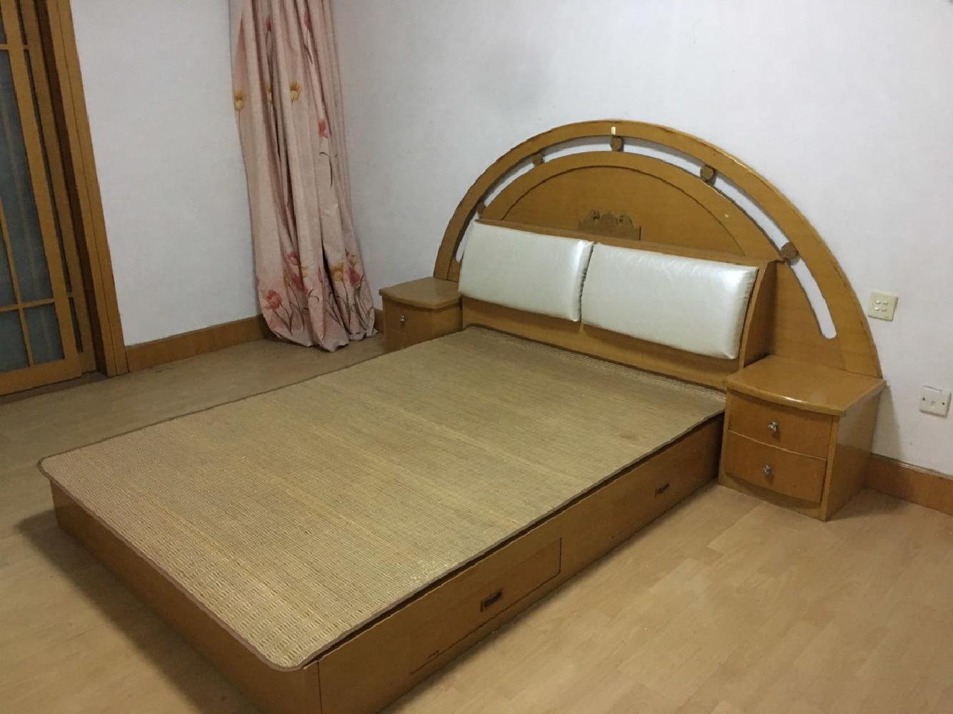 建设东路 3室1厅1卫南小区 3楼紧邻海宁中学，有车库