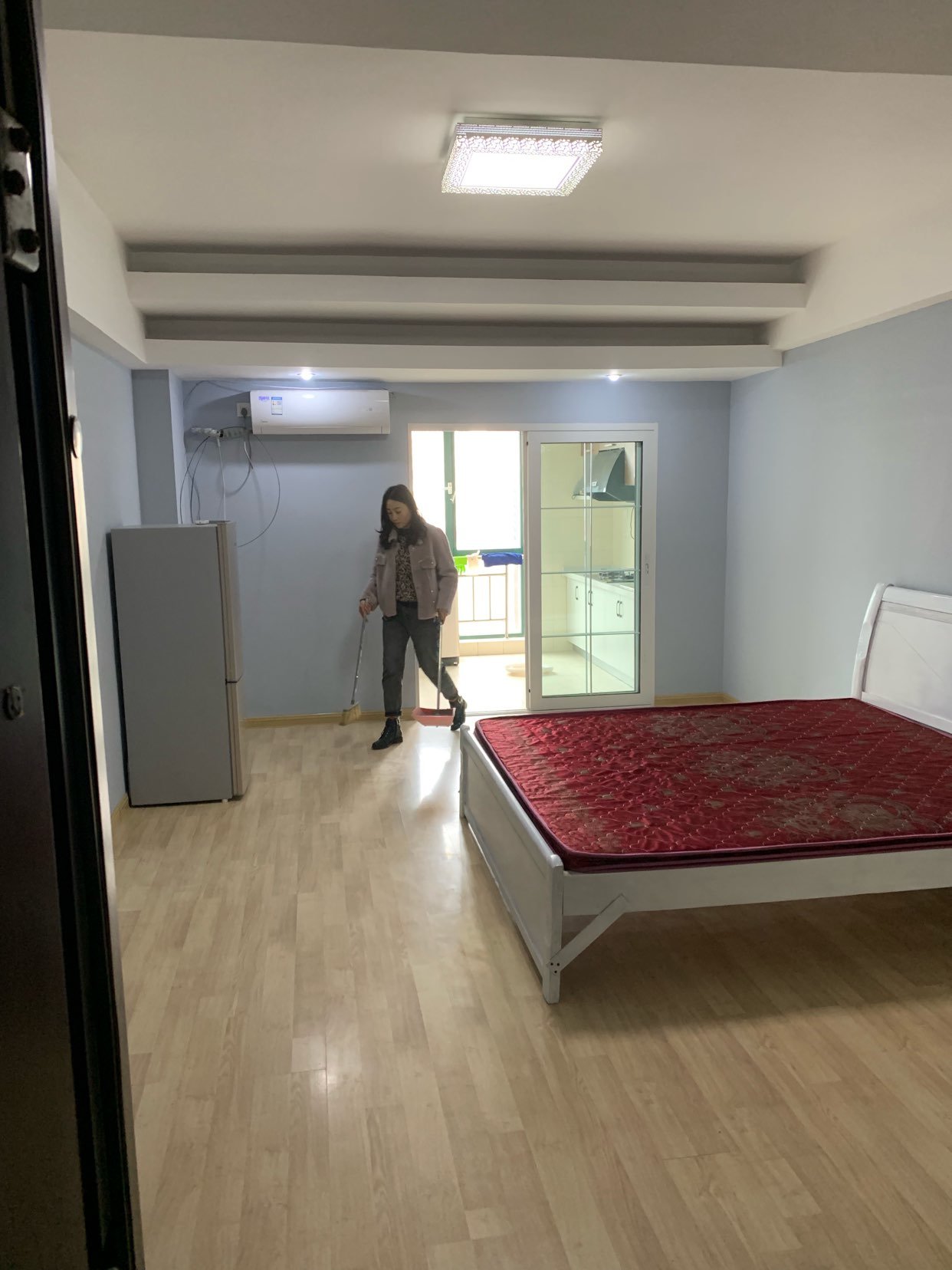 新房首租！兴业金色家园 1室1厅1卫君宸大厦巨龙街利群