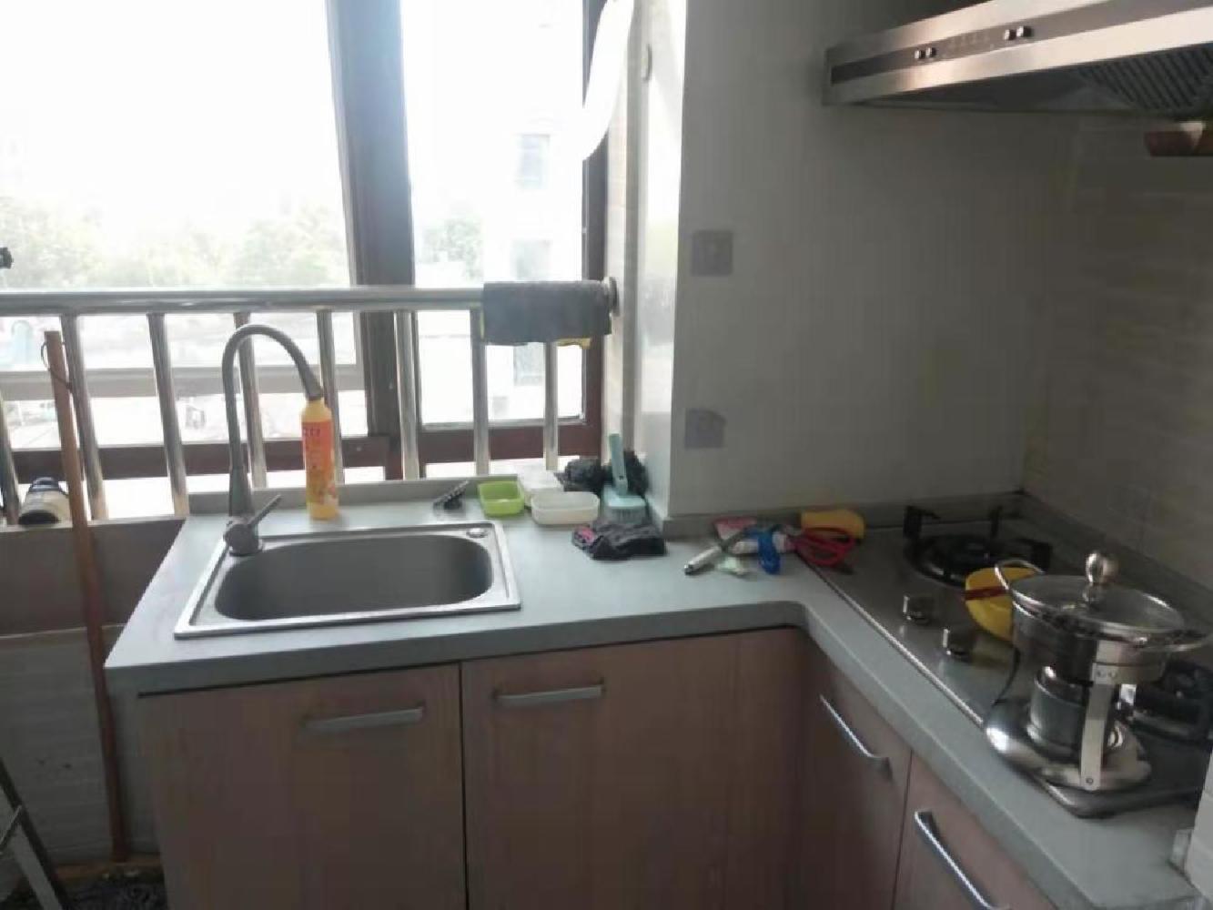 君悦财富广场 1室1厅1卫