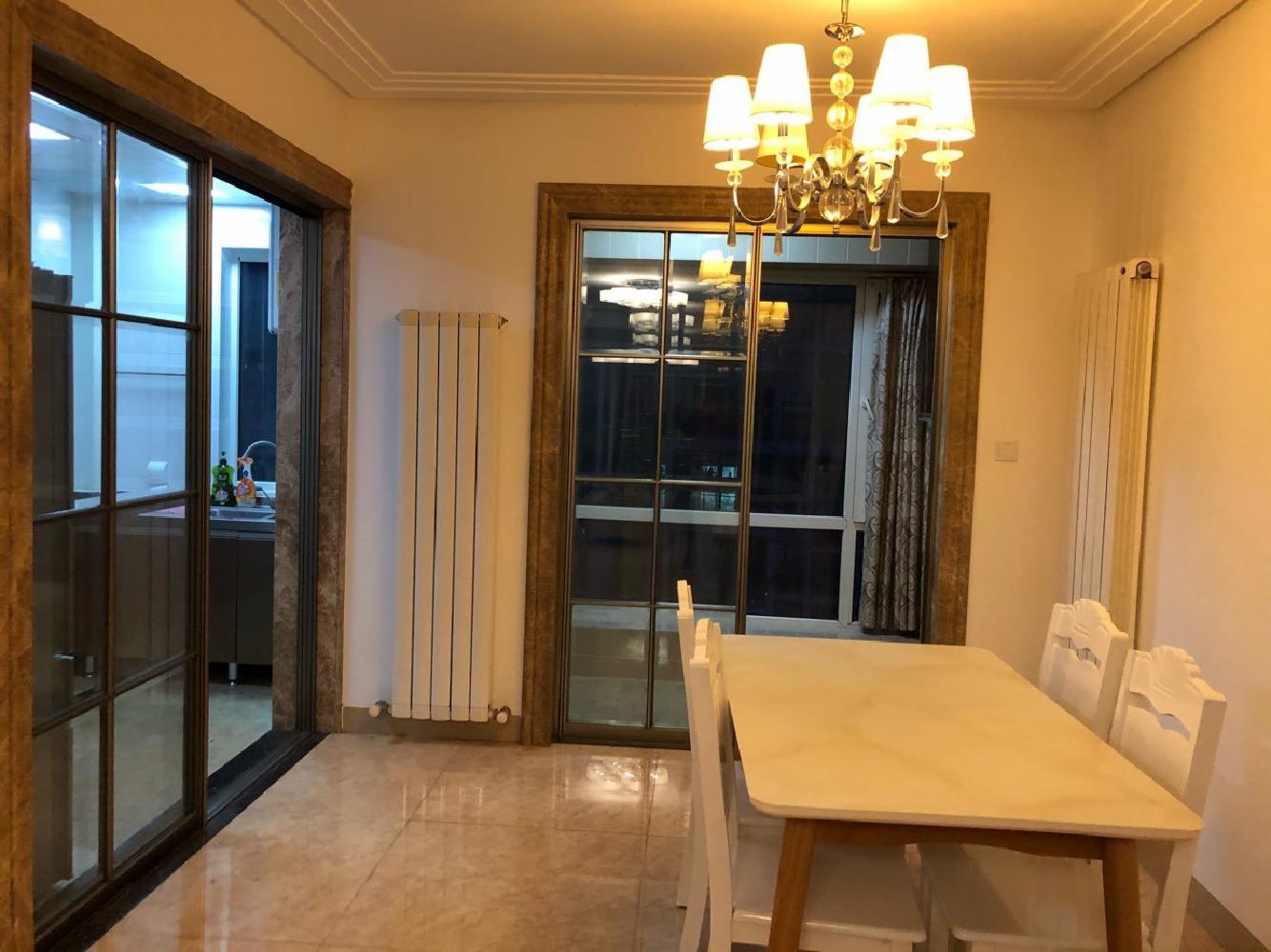 精装修首租！有暖气！御景龙湾 3室2厅2卫苍梧学校凤凰名都