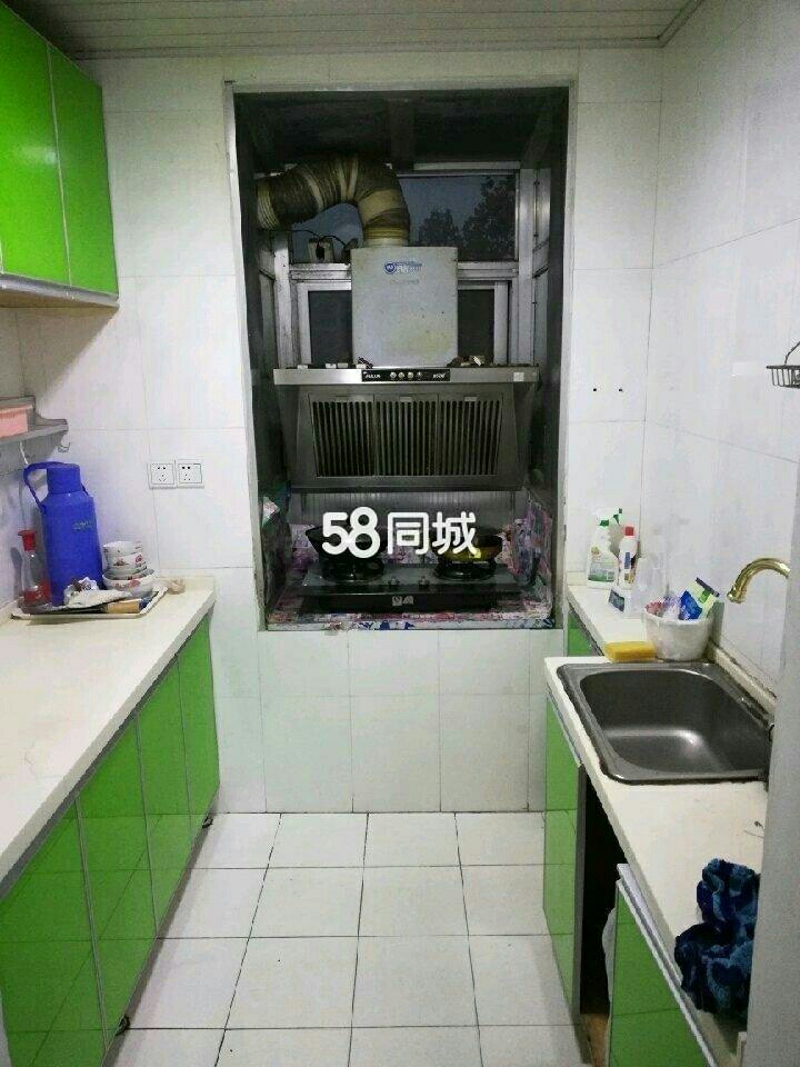 利民路2室1厅1卫紧邻大润发万润街一附小苏宁