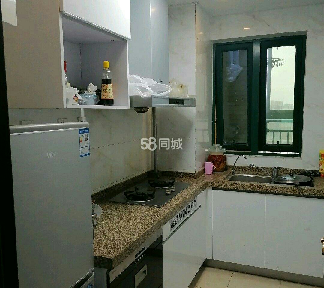 豪华装修！恒大名都3室1厅1卫高档欧式风格紧邻一院万达