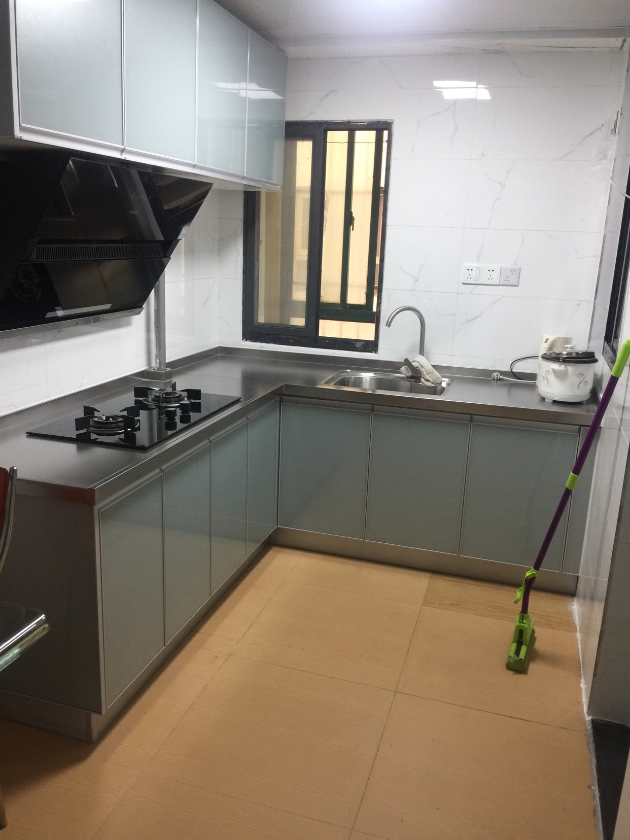 水岸峰景帝景阁 1室1厅1卫 一院南门对面 紧邻步行街苏宁