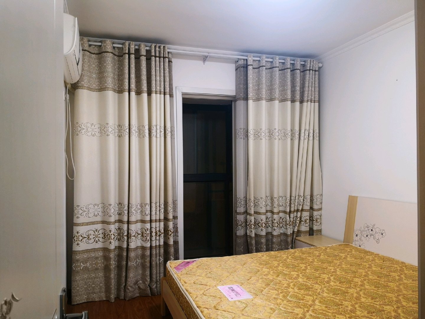 精装修首租！靠近西门 御景龙湾 2室2厅1卫拎包即住