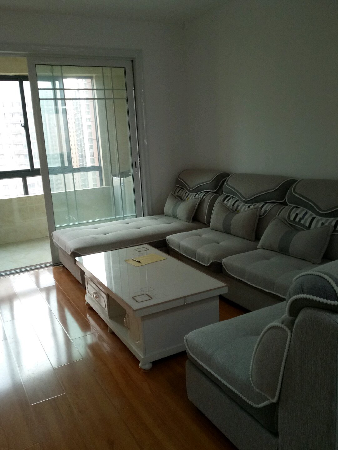 星海湖壹号 3室2厅2卫