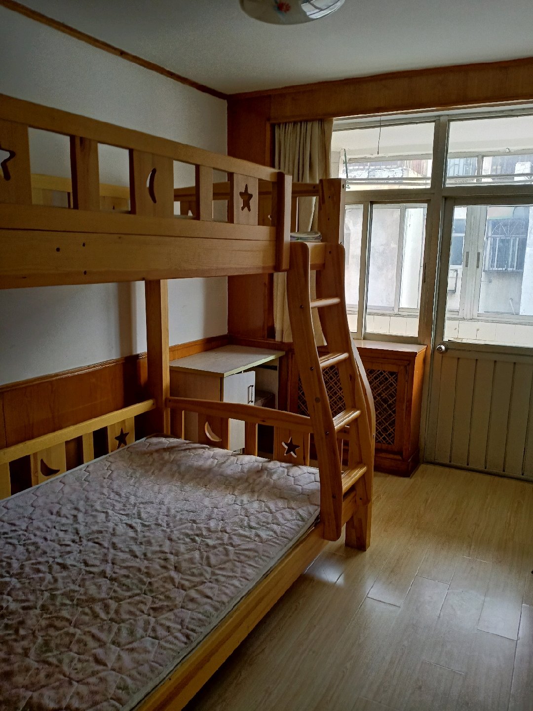 兴业公寓 3室1厅1卫 紧邻外国语，二院 大润发 苏宁广场