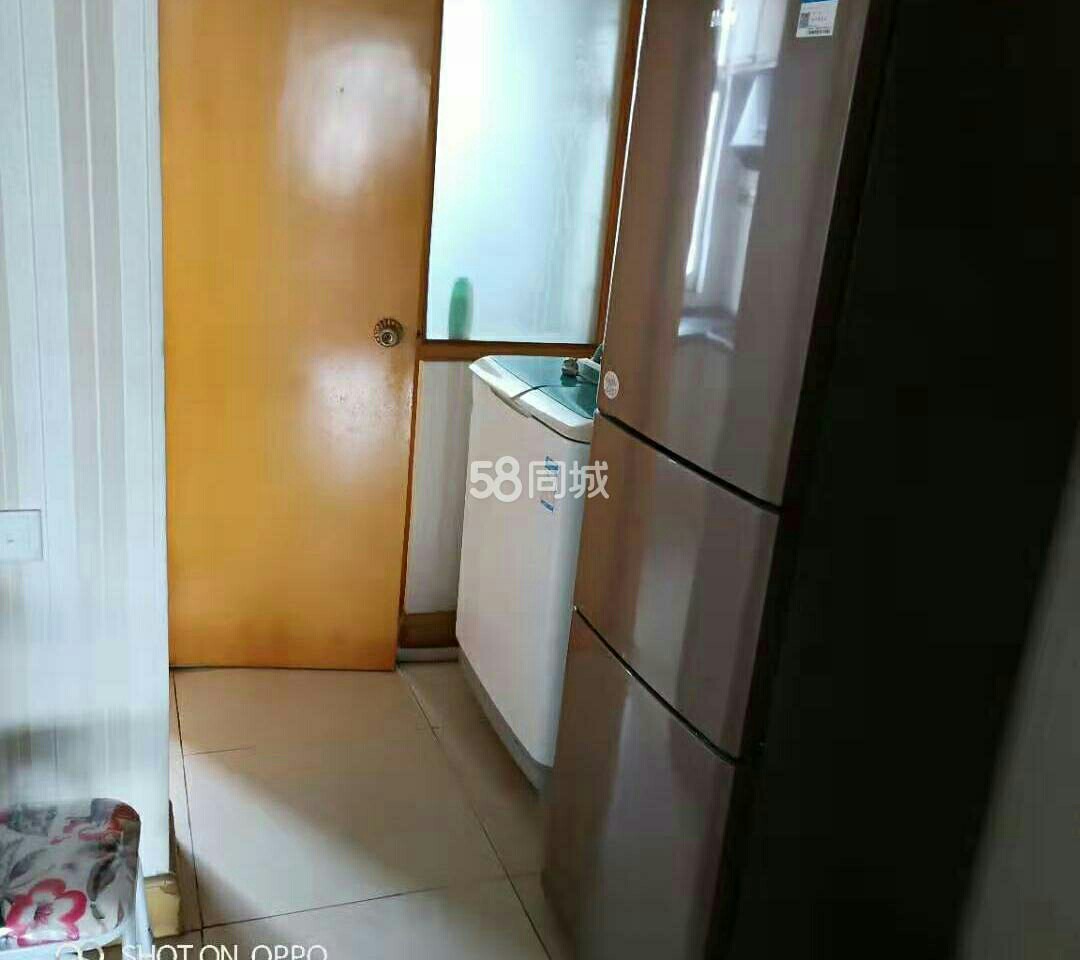 有车库！龙河小区南区2室1厅1卫紧邻海宁中学 海南小区采光好