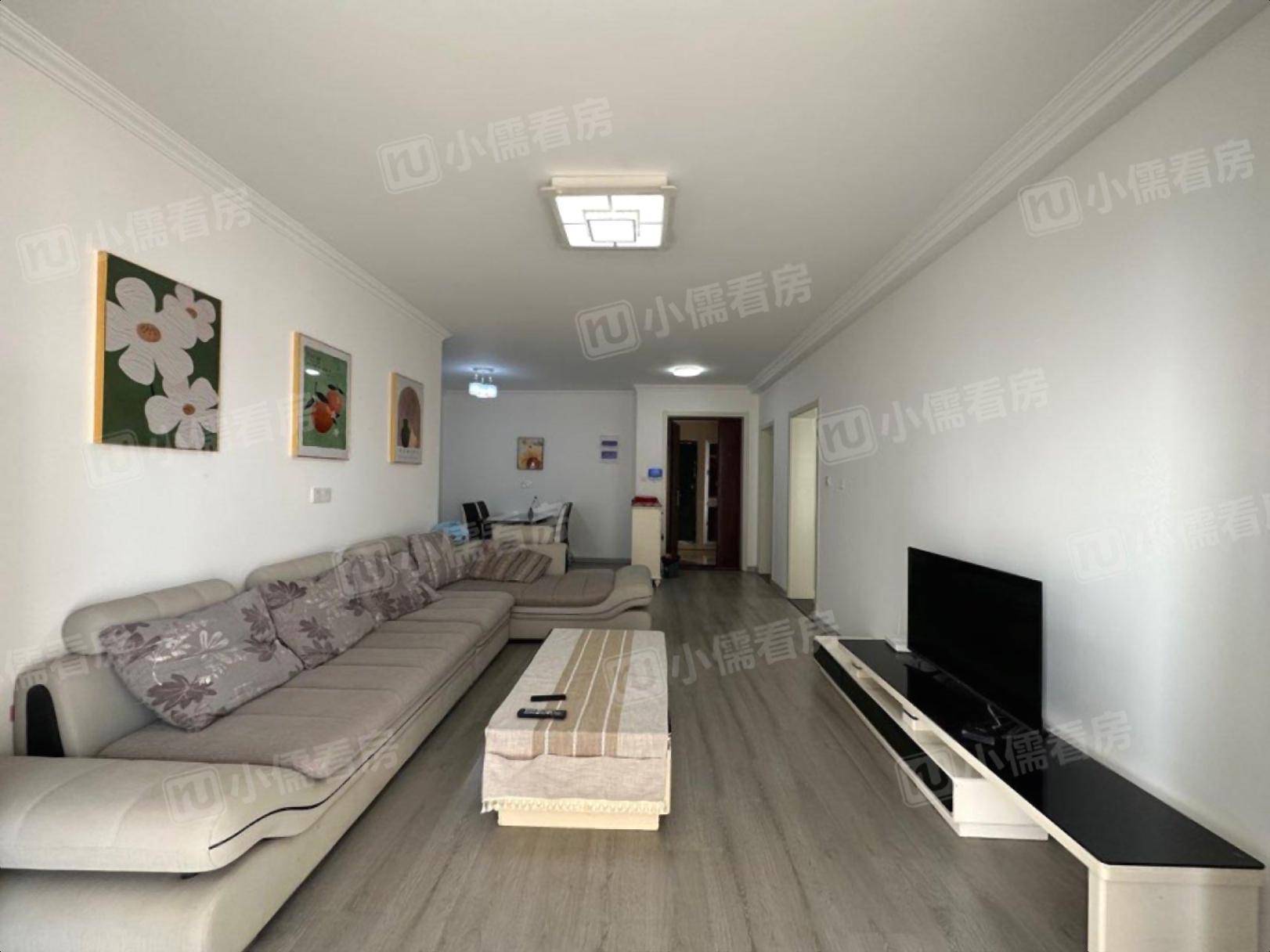 万达边户型不错 中间楼层 秀逸苏杭东苑 3室精装修