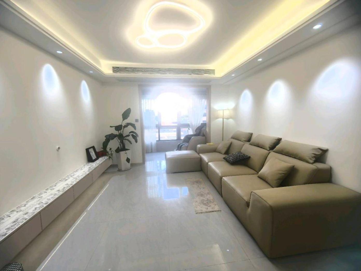 必租好房 万象新海东苑 豪华装修 好楼层 全天采光 租金可谈