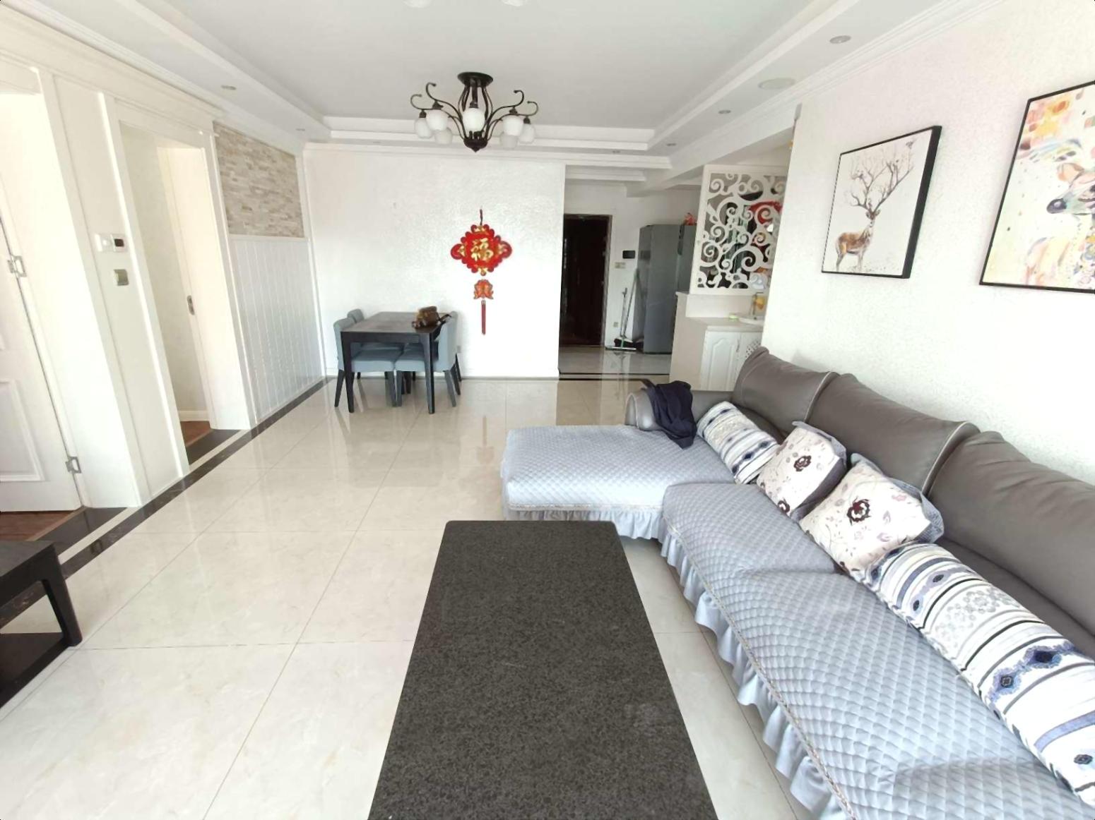 万达边靠财信 港利锦绣江南 三室精装修 医院学校边