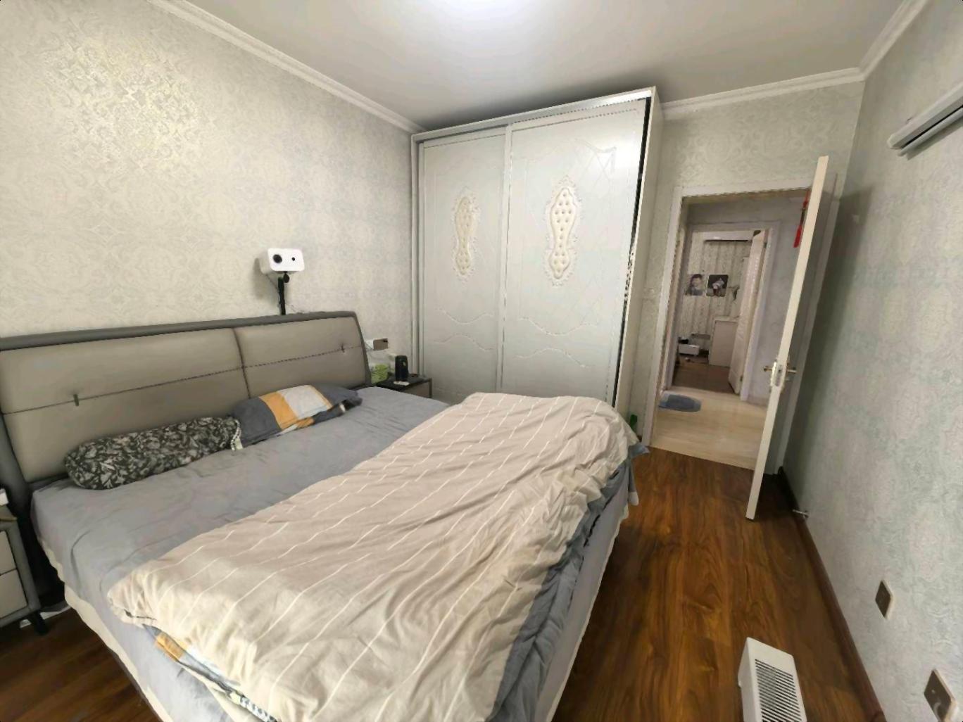 新出！温馨好房 海州 玉兰国际 电梯俩室 家具家电齐全