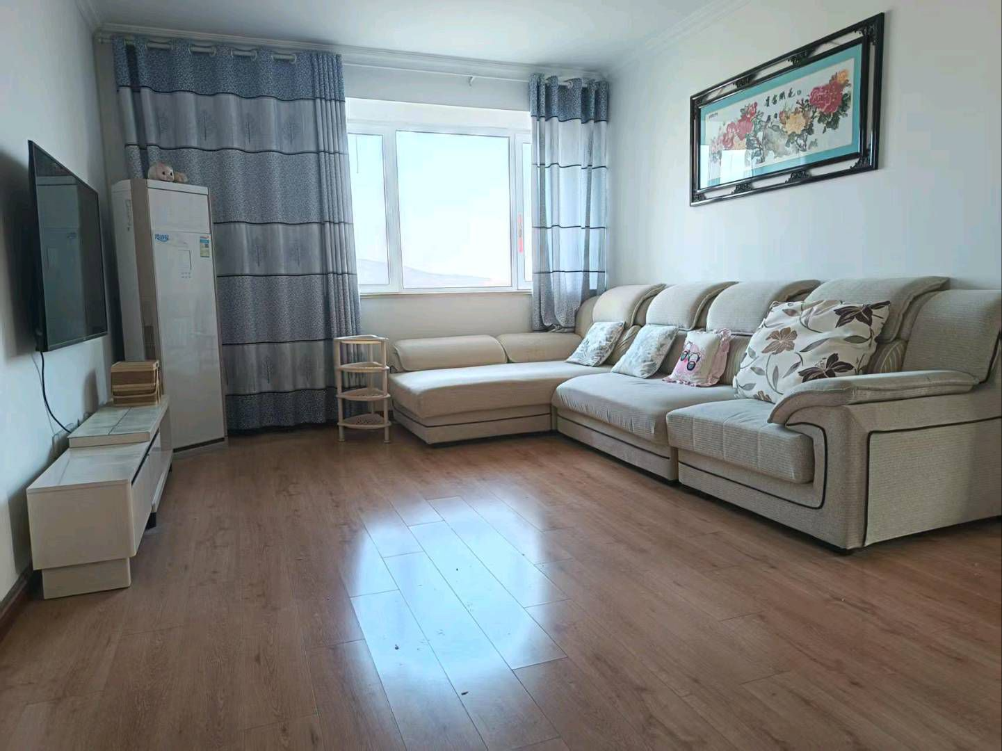 苍梧对门 御景龙湾 精装修三室直接住 凤凰名都香溢世纪花城