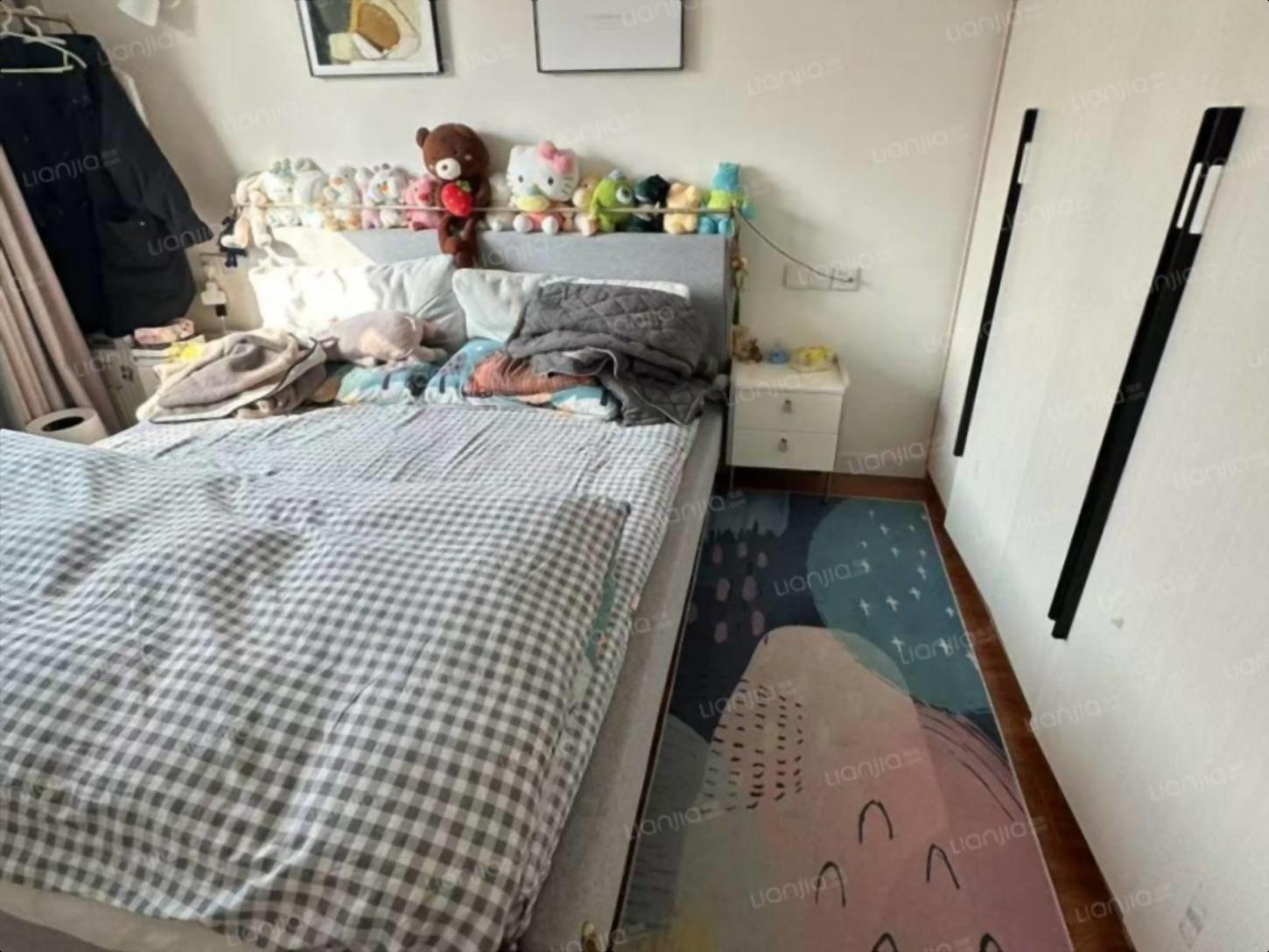 孔望山旁 上海之春二期精装修2室 电梯房家具家电齐全拎包入住