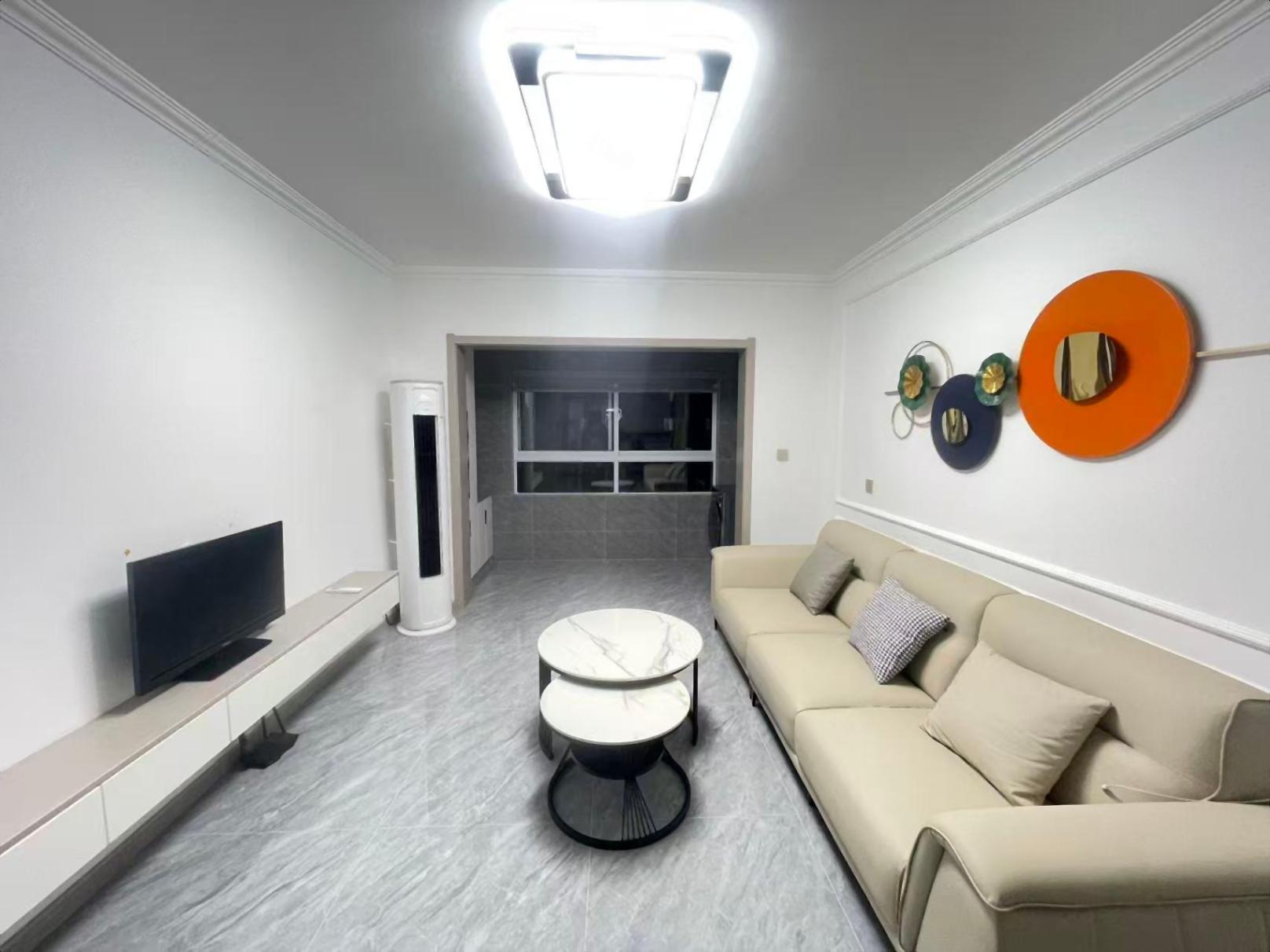 万象新海苑旁边 精装两室金凤小区 南北通透 全新家具家电