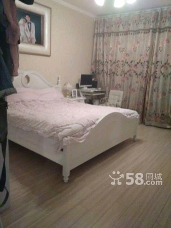 巨龙路与海宁大道的交汇处