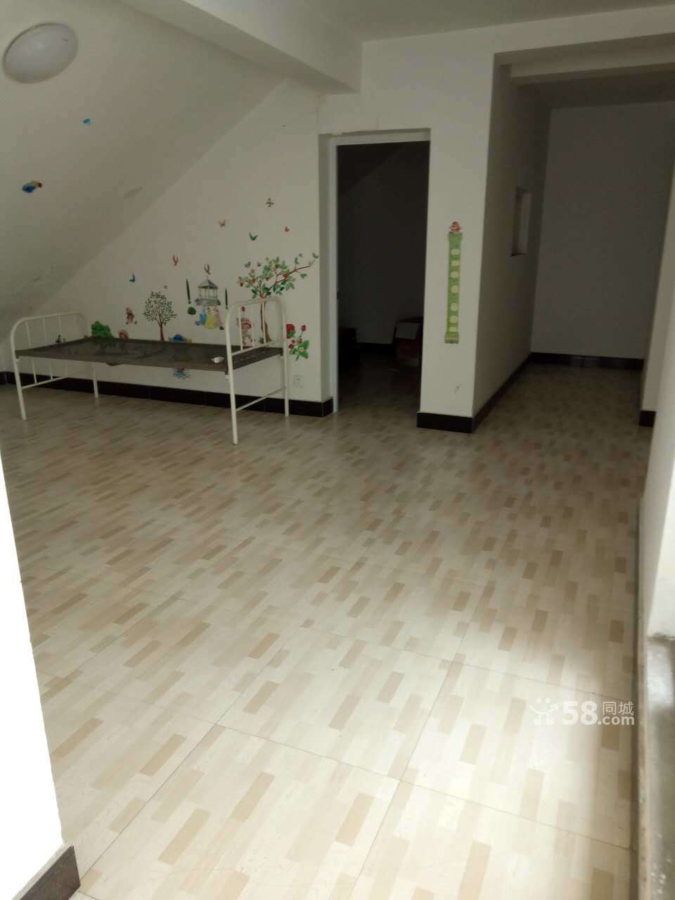 新浦香溢世纪花城150㎡送汽车库和小车库大阁楼新浦香溢世纪花城150㎡送汽车库和小