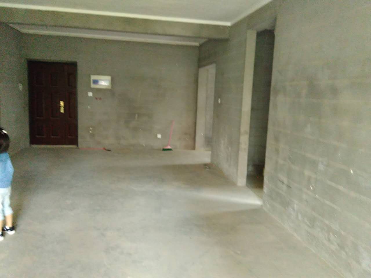 解放东路与巨龙路交汇处