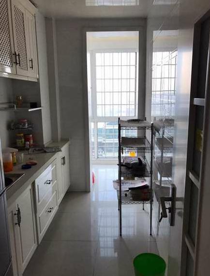 顺安馨城2011新装婚房101平方车库10平米