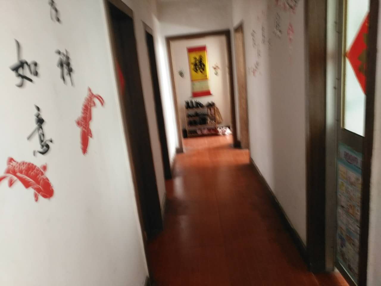 蔷薇小区汽车总站对面