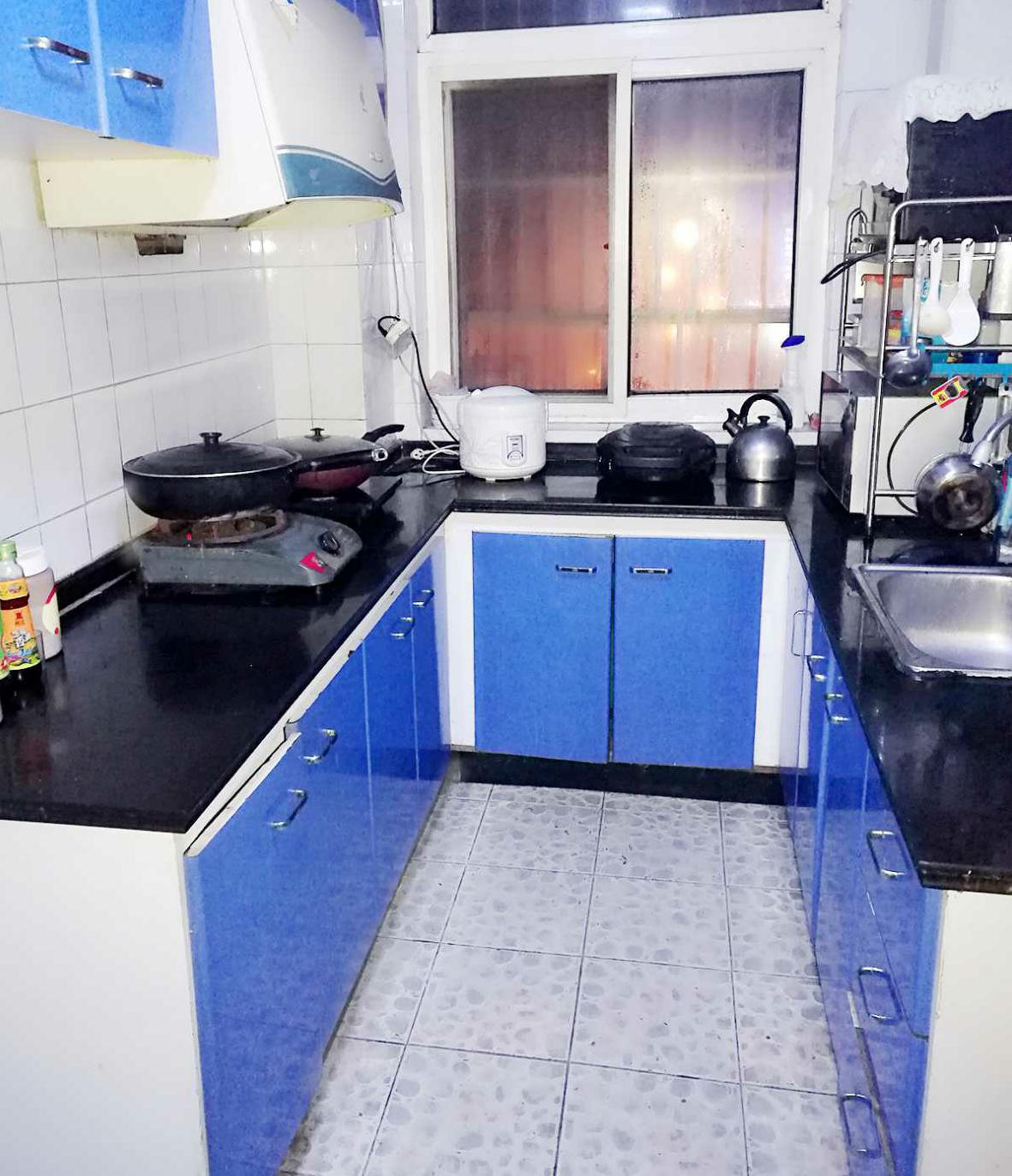 一附小,外国语初中104平方实用130多平,车库可住人