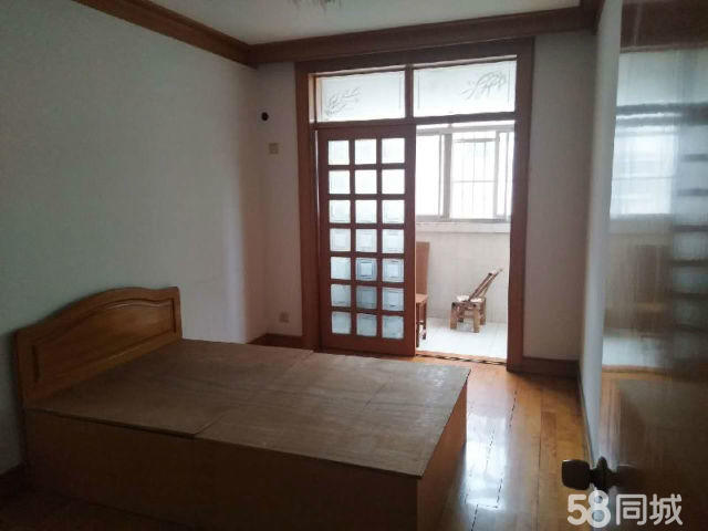 光辉路与建设东路交叉口西南150米