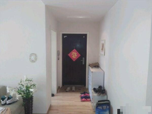 文彦山庄二楼121.67平方102万中等装修