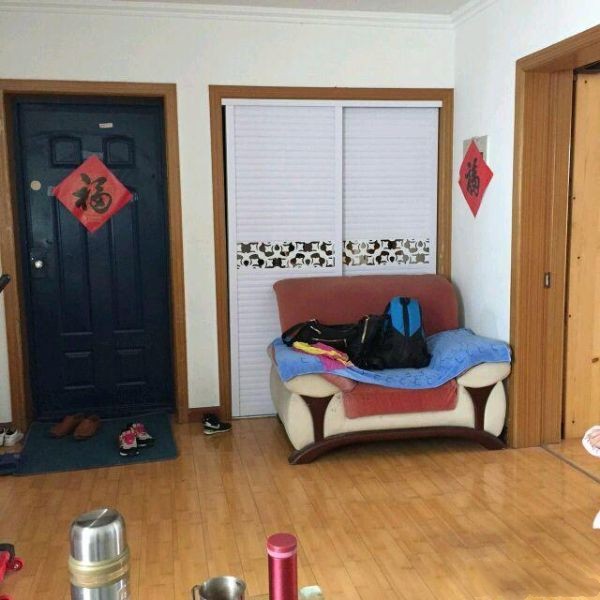 茗馨花园黄金三楼79平方，送24平方大车库，中等装修72万