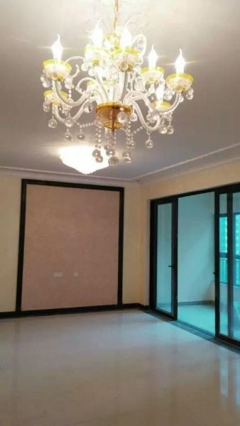 恒大名都电梯房5楼，四室两厅三卫165，九年一贯制实验学校