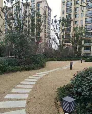 易居公馆小区环境优美户型方送自行车库11平方