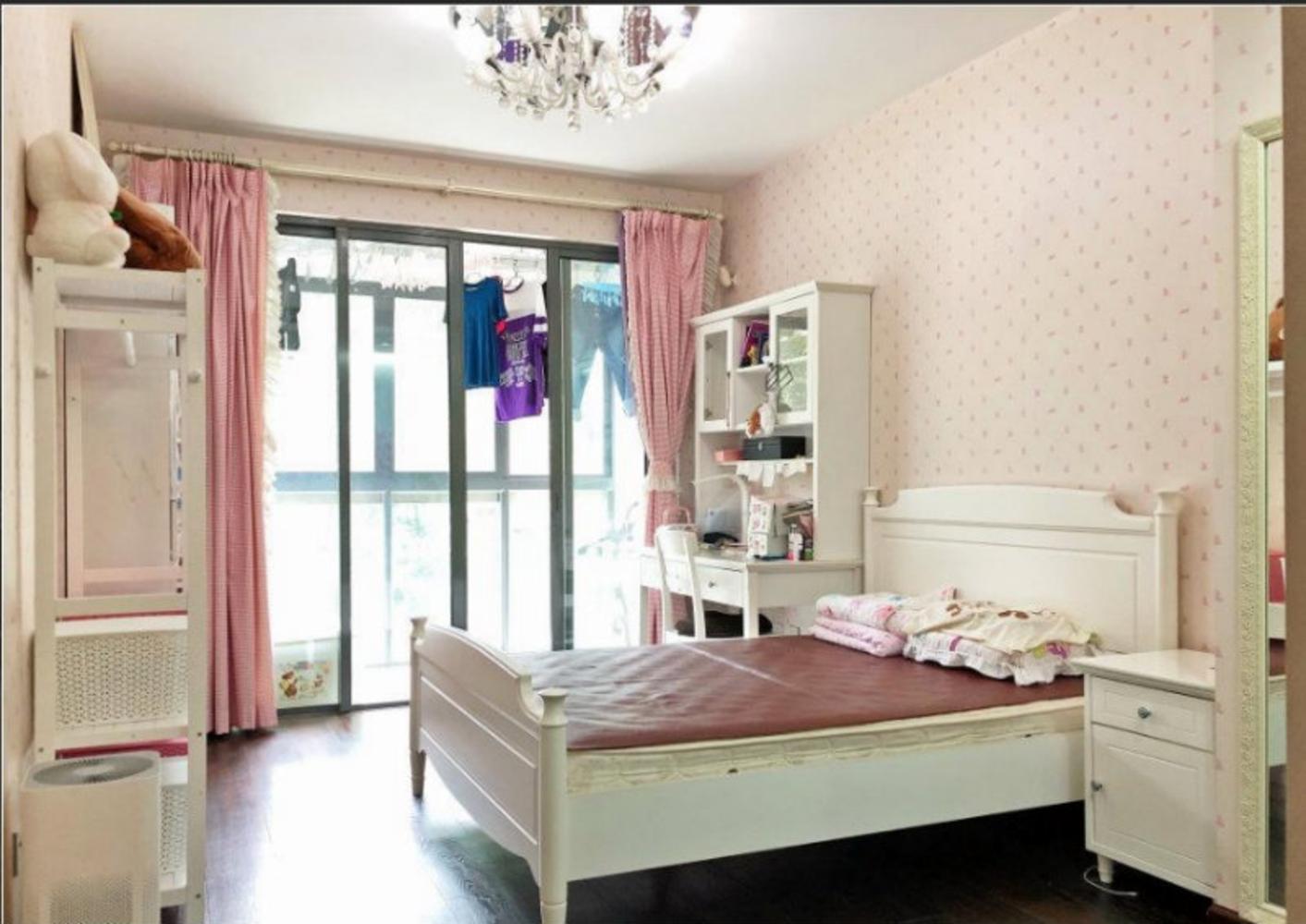 房东急售新海解放路多层一楼精装三室极美苑建院未来城