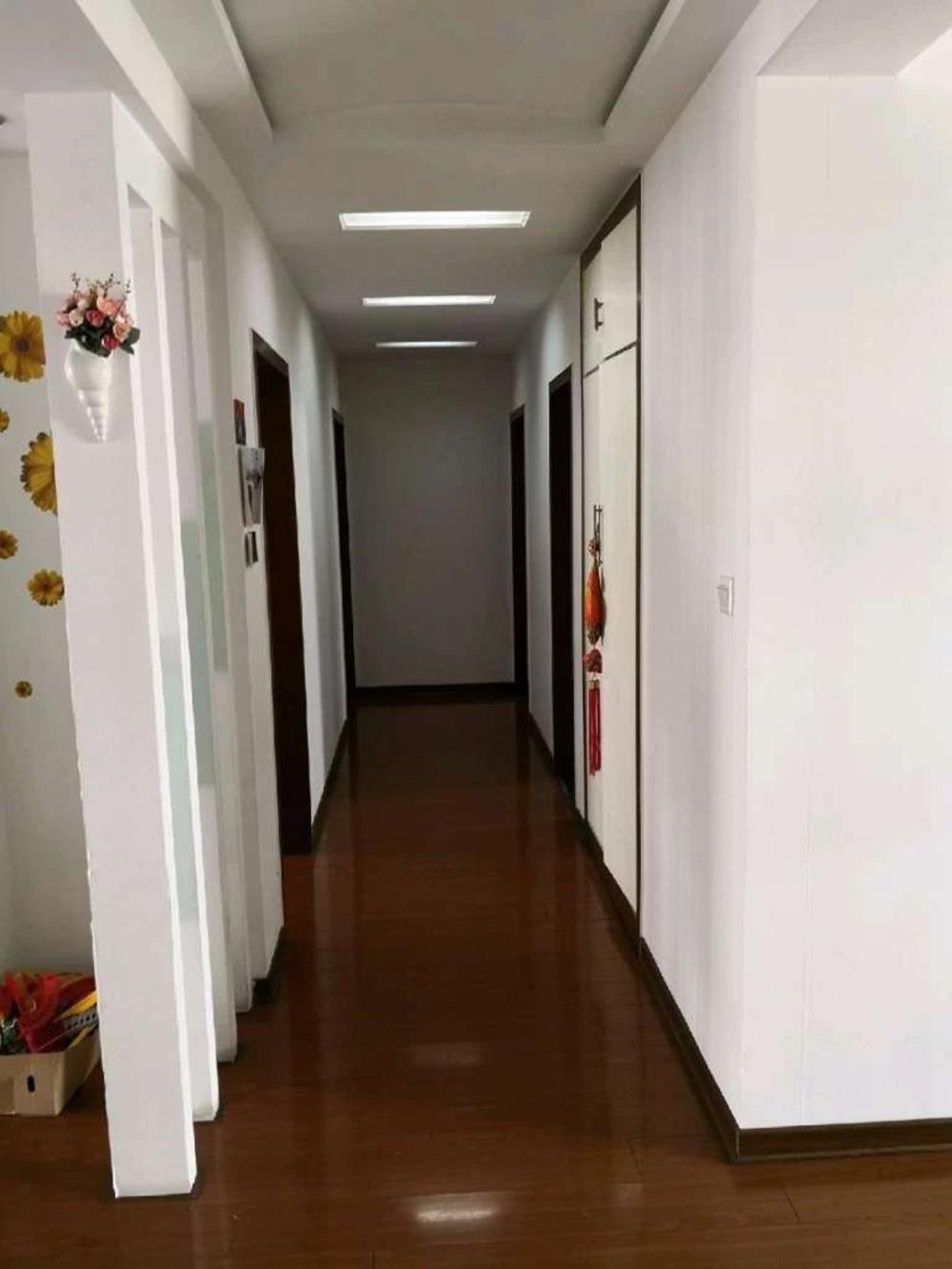 急售双盛花园精装三室苍梧双学区多层三楼黄金楼层