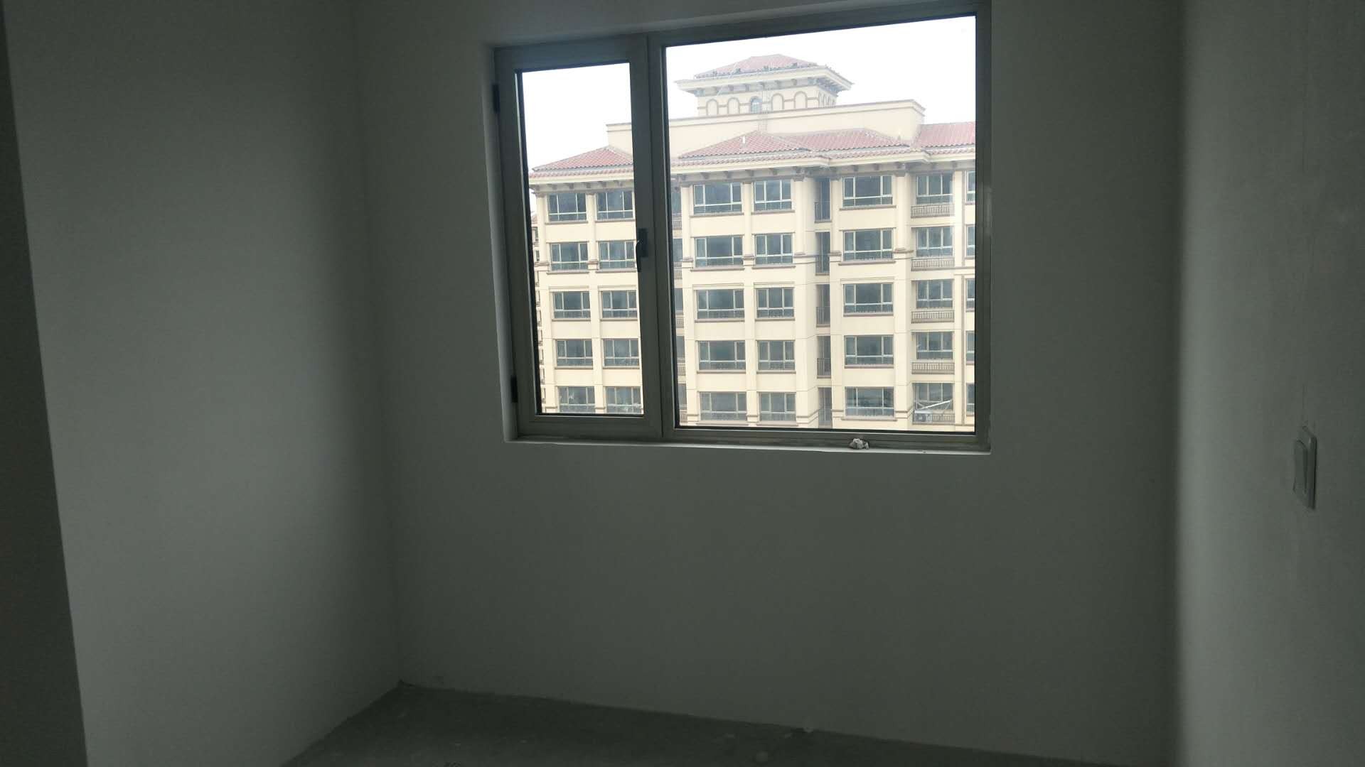 私房急售东区医院旁边港城一品随时过户