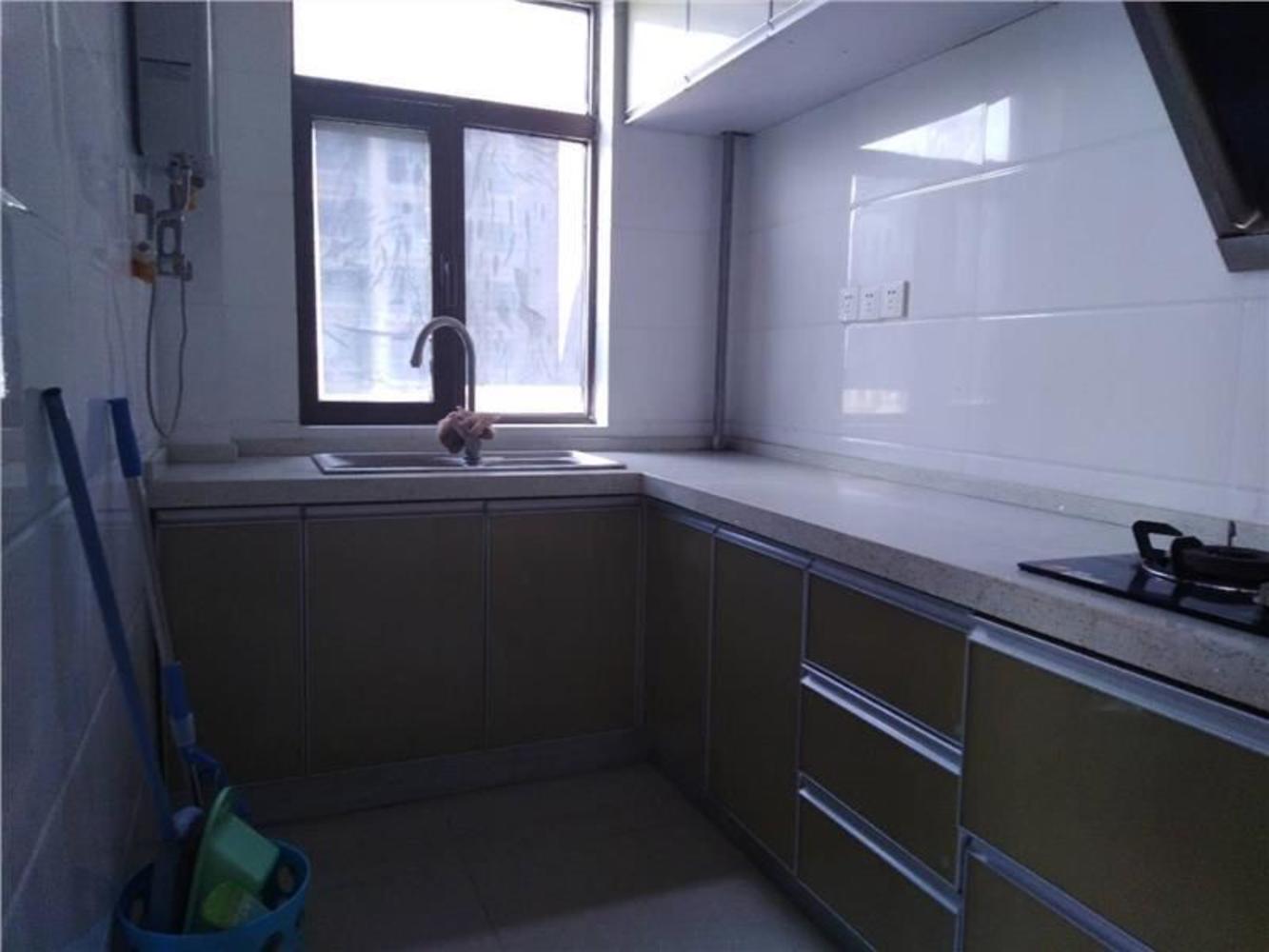 蓝天华侨城精装送车库一附小外国语學区未占用随时约看