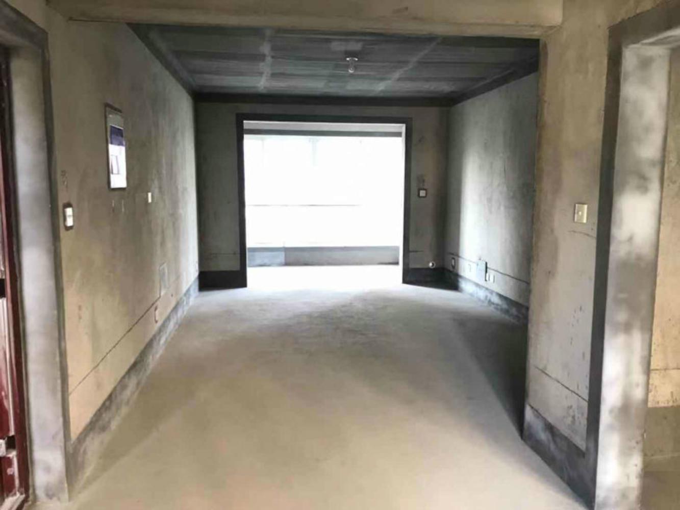 秀逸苏杭西苑大三室两卫南北通透户型完美靠东方瑞园