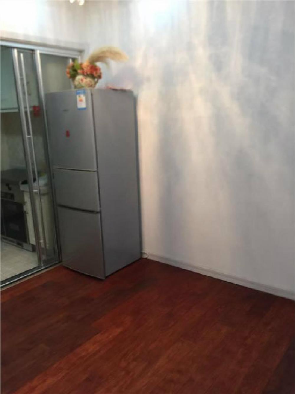 （水木华园）苍梧双校区中间楼层采光刺眼随时看房