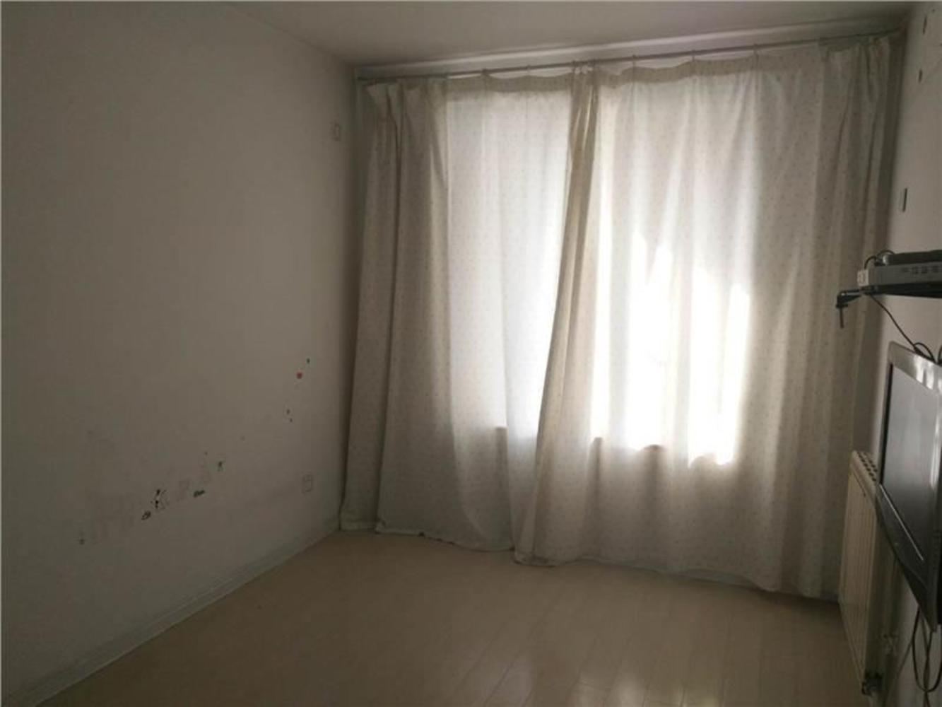 苍梧校区未占用海连新天多层二楼居家装修两室