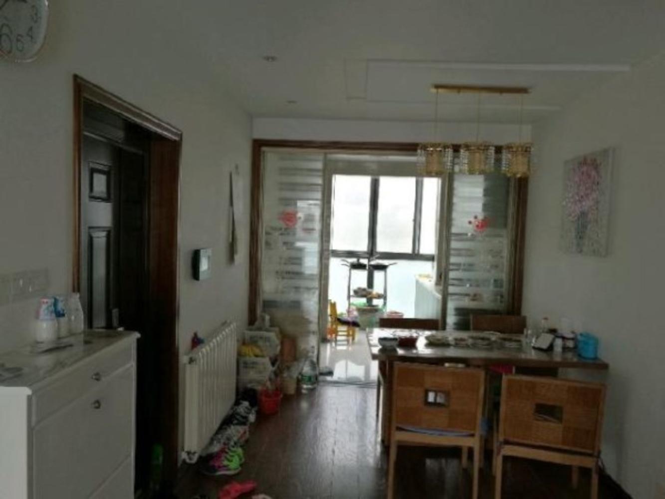 东大新村，解放路，新海学QU,大三室，送车库120万