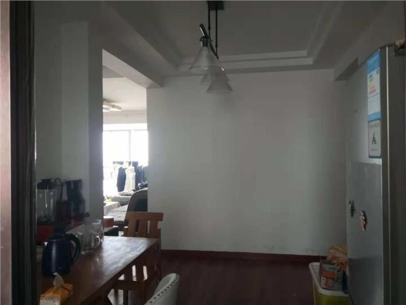 一附小外国语现价160万万润怡景苑买一层送一层！大3房