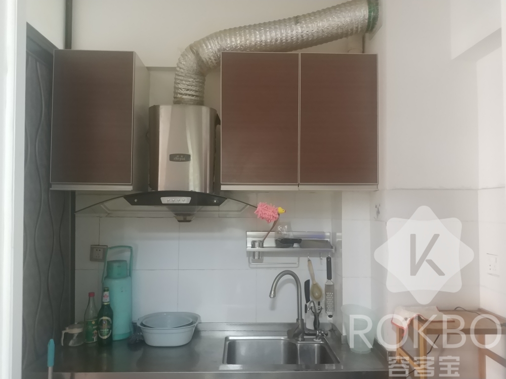 急售东新绿苑，多层电梯，第一人民医院旁边，稀缺房源，投资利器