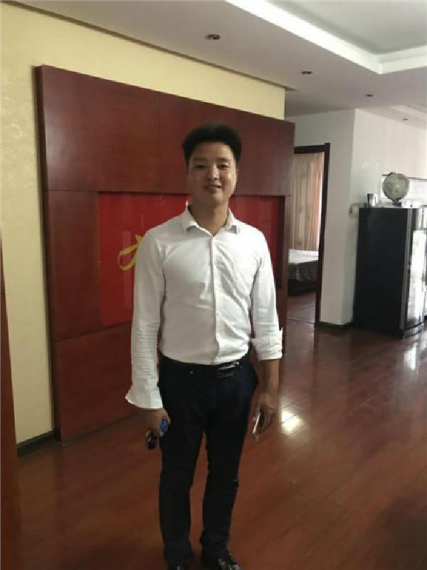 急售万润商圈怡景苑一附小外国语精装三室拎包住有车位