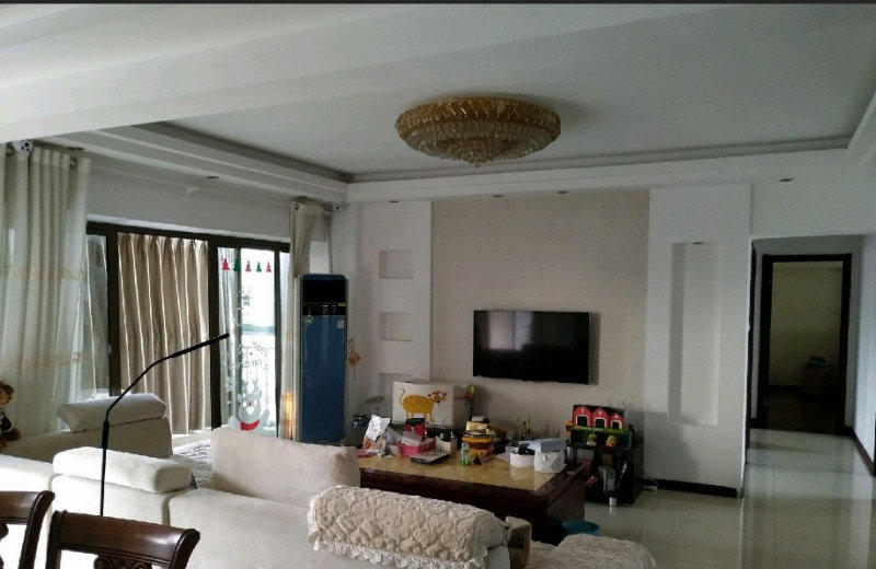 御景龙湾阳光排屋一楼有车位车库共185万