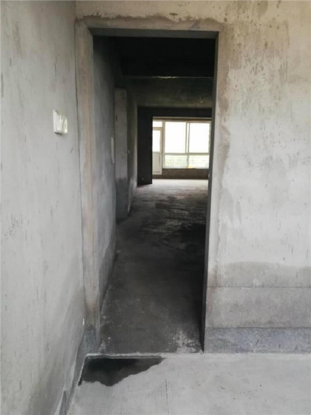 港利锦绣江南，万达北，连云港实验九年制，毛坯房秀逸苏杭金辉。