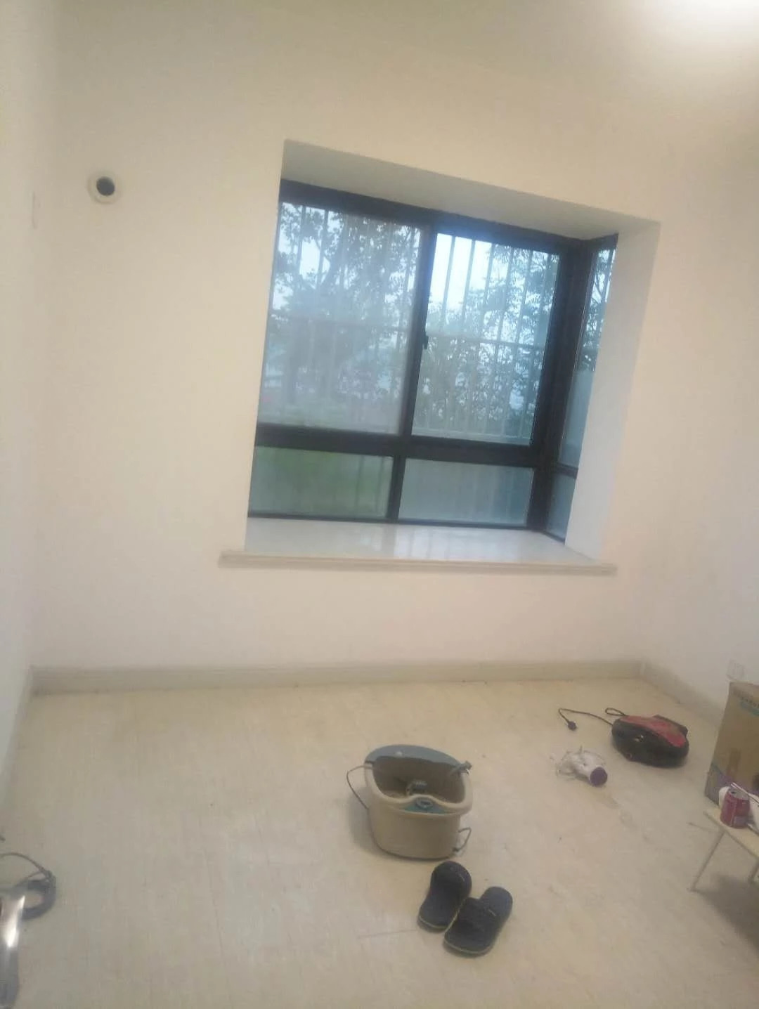 超便宜锦绣江南一楼带院子精装从未入住九年制实验学校