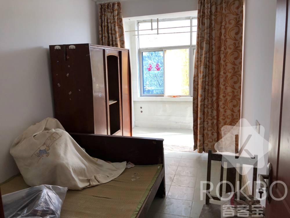 西小区，大庆路小学附近，周边交通便捷