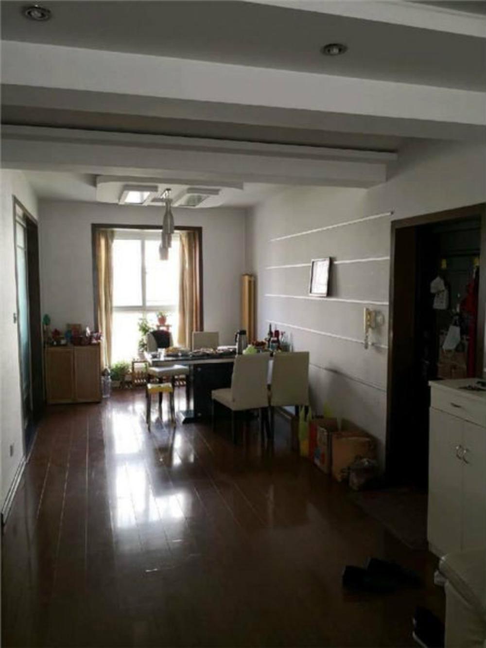 苍梧双校区~双盛花园多层三楼精装大三室户型方正采光刺眼送车库