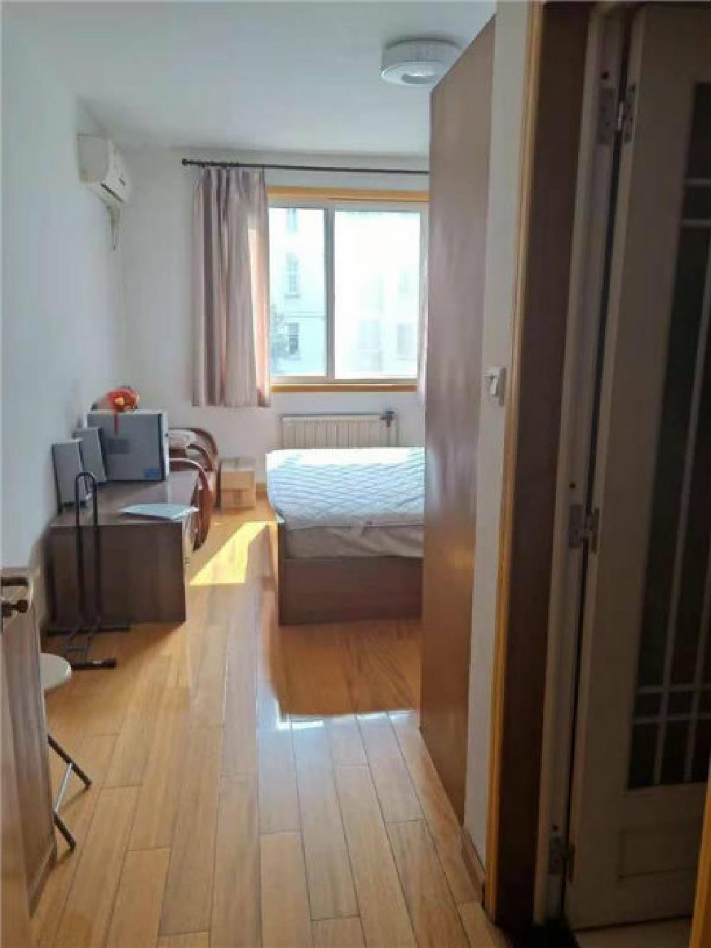 香溢世纪花城苍梧校区多层二楼送车库两个车位御景龙湾旁